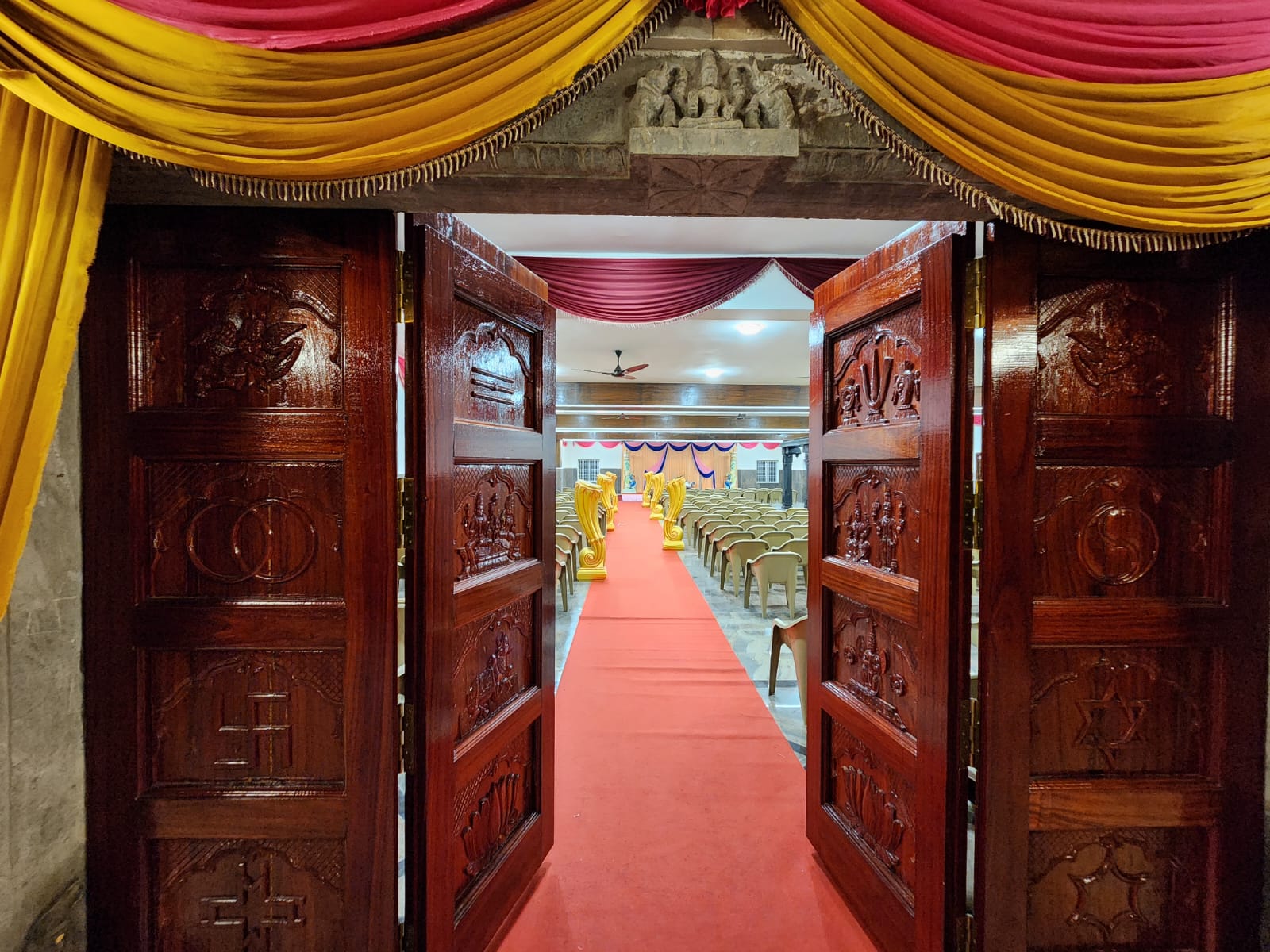 Sriperundevivaradha Kalyana Mandapam